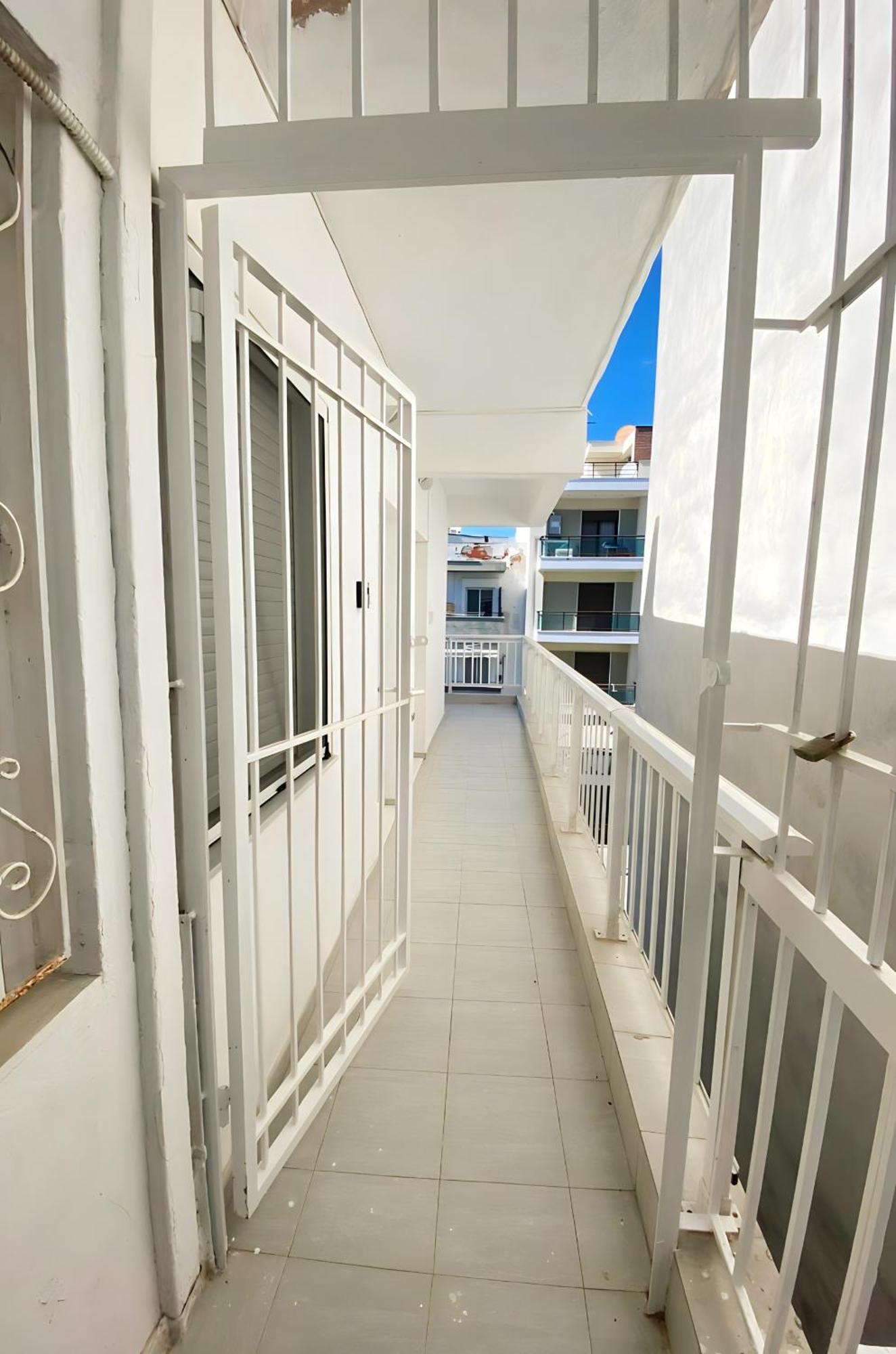 Nouri Schoene Wohnung In Direkter Strandnaehe, Schnelles Internet, Freies Parken, Nahe Flughafen Peraia  Exterior photo